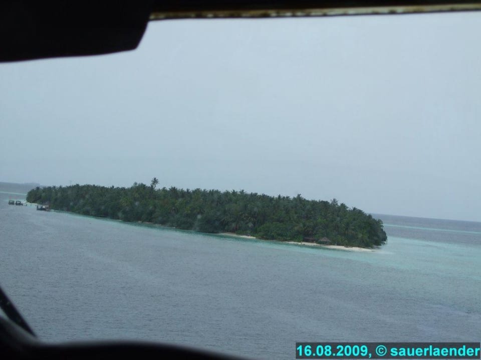 Insel aus dem Wasserflugzeug Vilamendhoo Island Resort & Spa