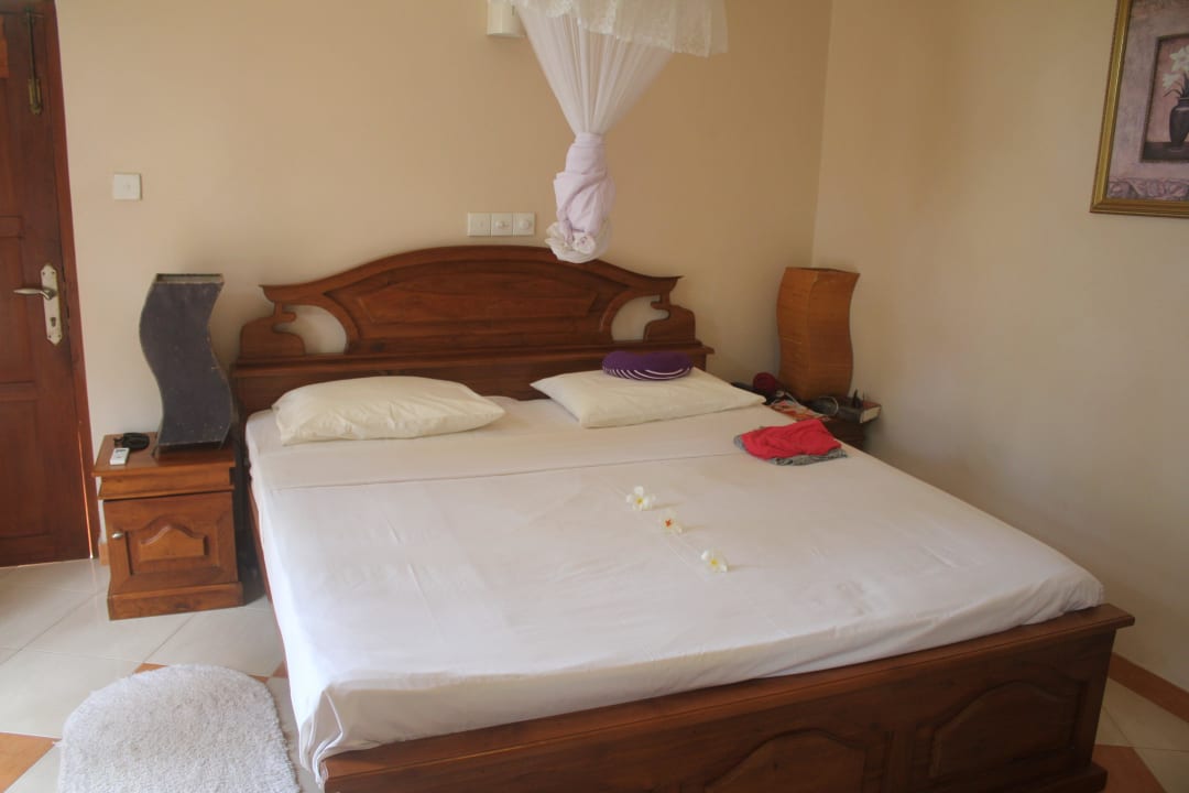 Großes Doppelbett Hotel Bentota Village