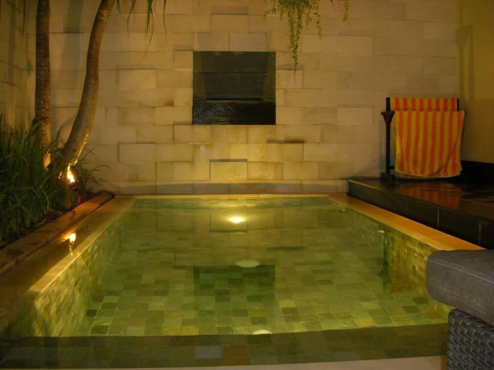 Privat Pool bei Nacht Villen Aston Sun Island