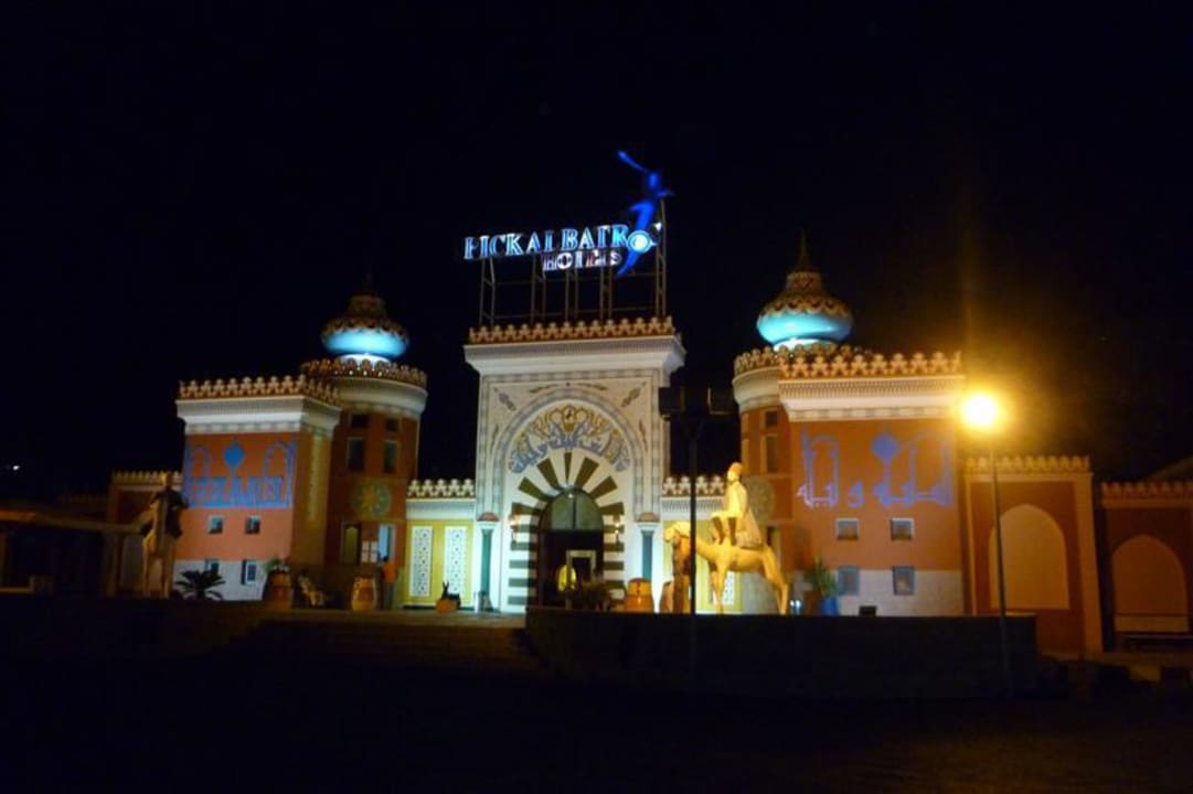 Eingang zum Hotel Pickalbatros Alf Leila Wa Leila Resort - Neverland Hurghada