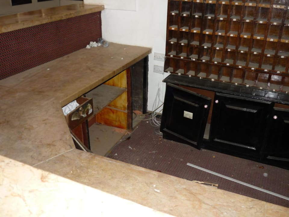 Alte Rezeption soviel zur Ordnung Lotus Bay Beach Resort