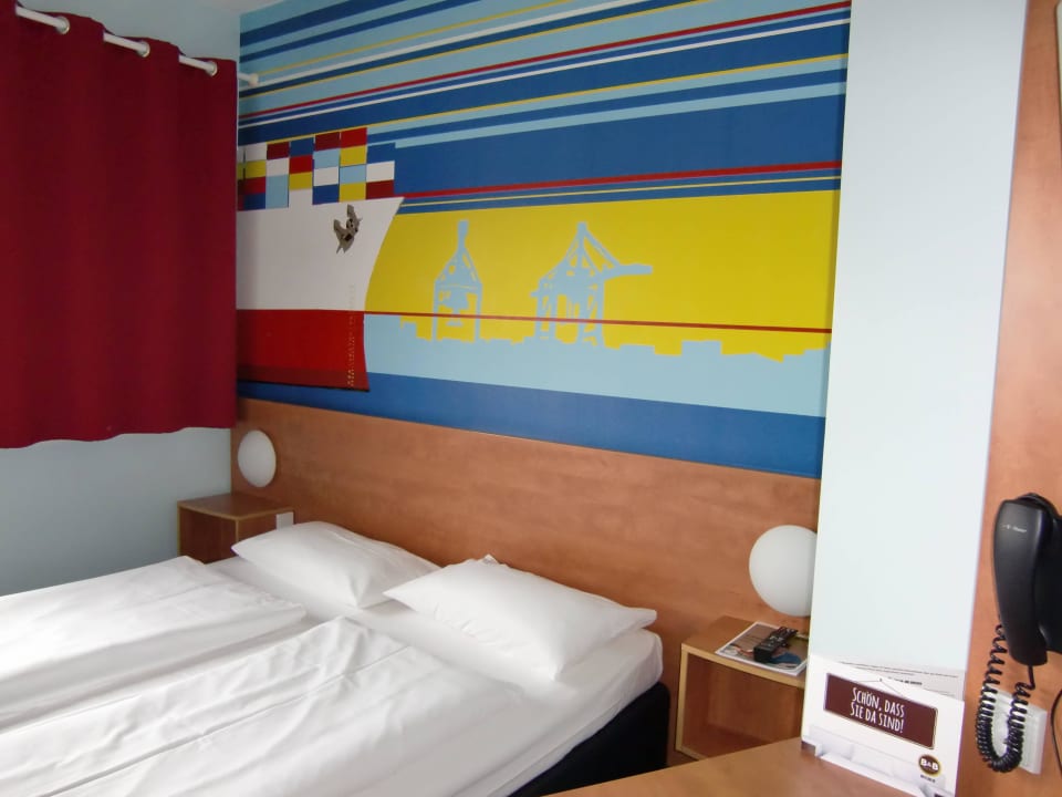 Zi. ausreichend groß B&B Hotel Hamburg-Altona