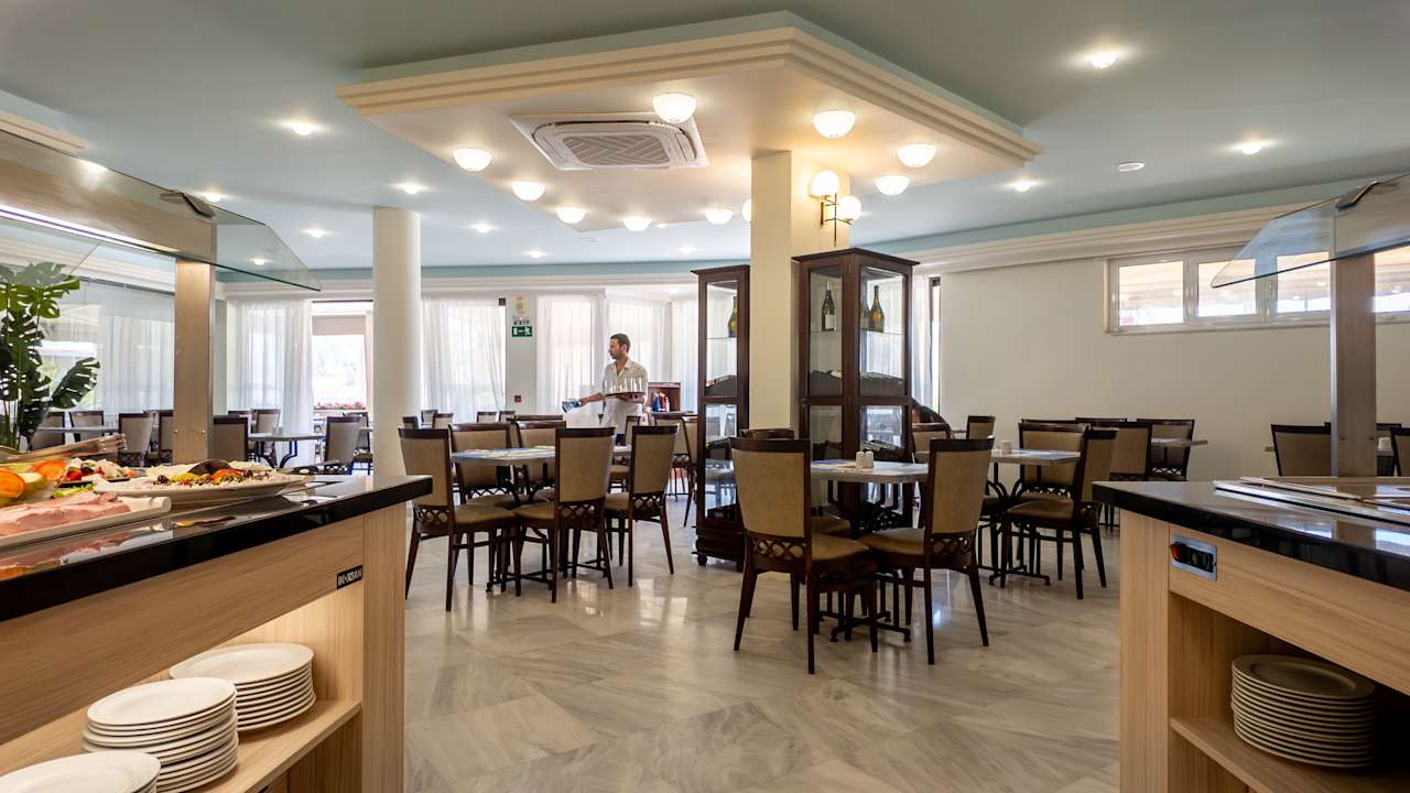 Gastro Chrispy Beach Resort