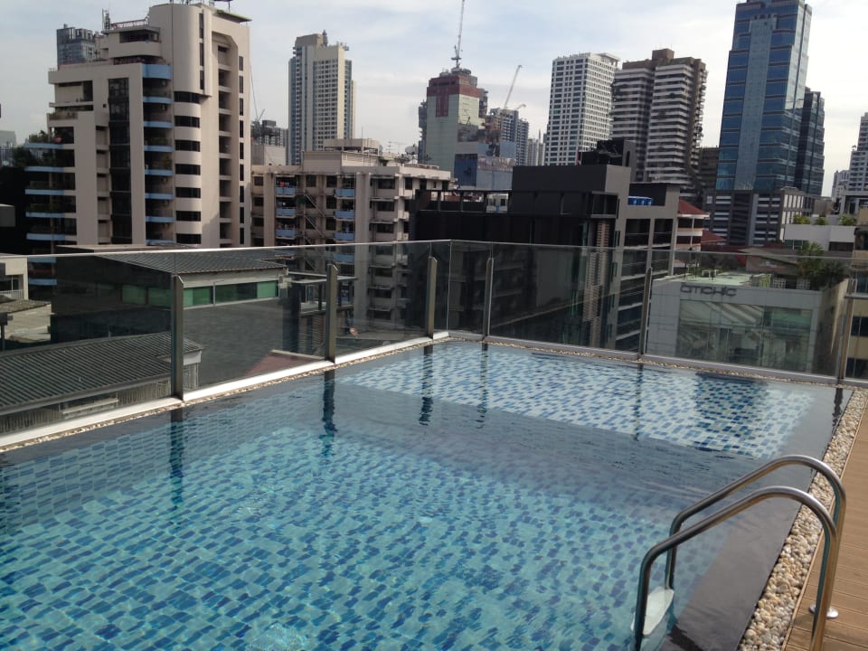 Pool Travelodge Sukhumvit 11