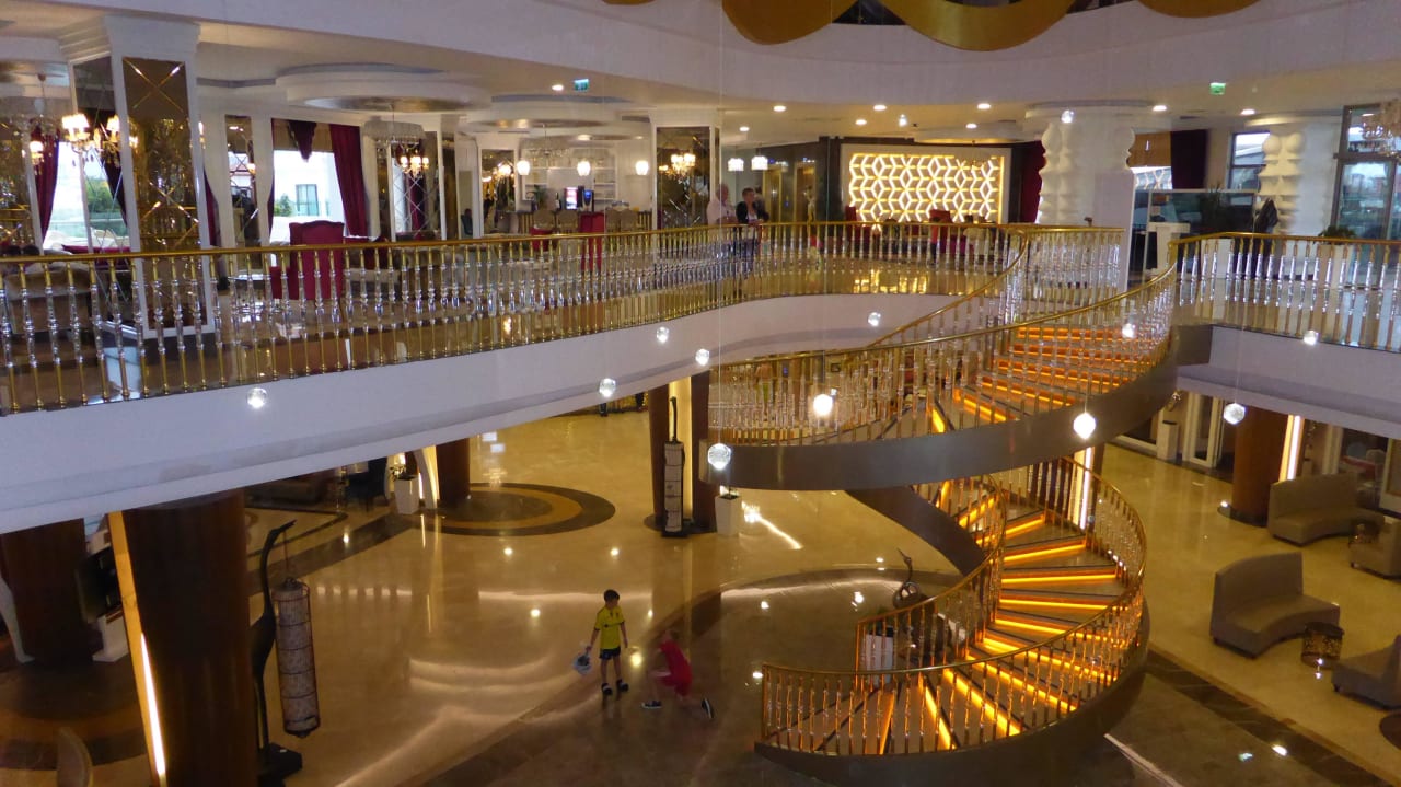 INNEN Dream World Aqua Hotel