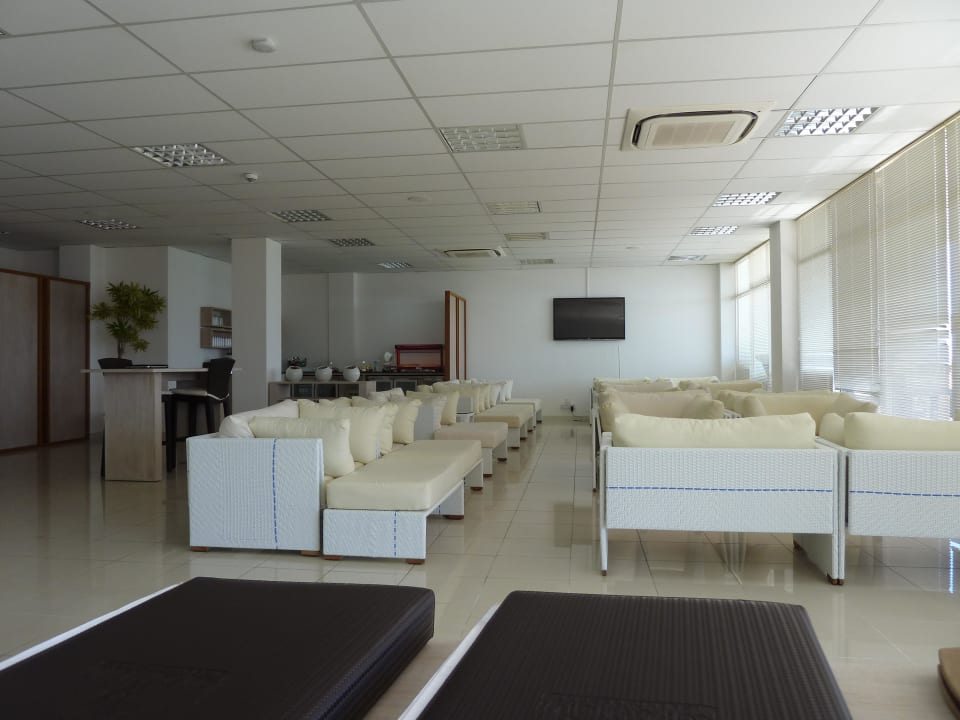 Kuramathi Lounge am Flughafen Kuramathi Maldives