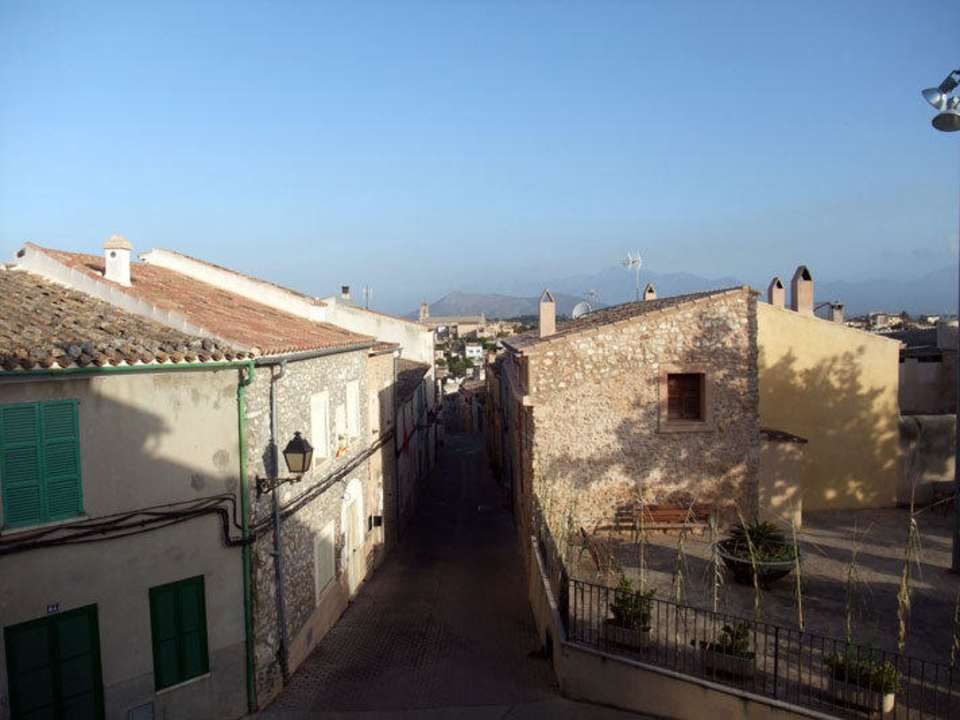 Blick vom Zimmer auf den Ort Hotel de la Vila