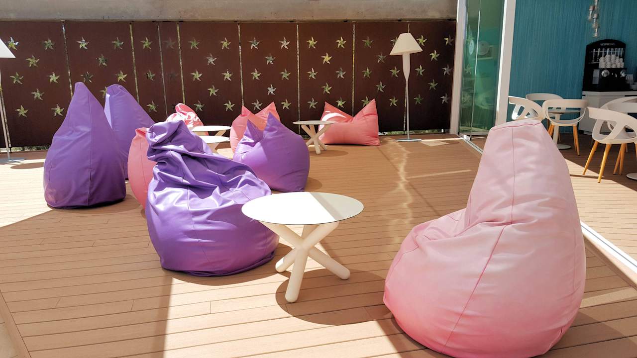 Lounge am Prestigepool Iberostar Selection Fuerteventura Palace