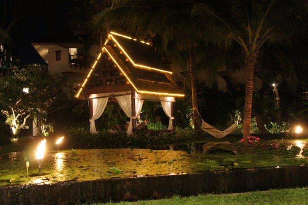 Garten bei Nacht Anantara Bophut Koh Samui Resort