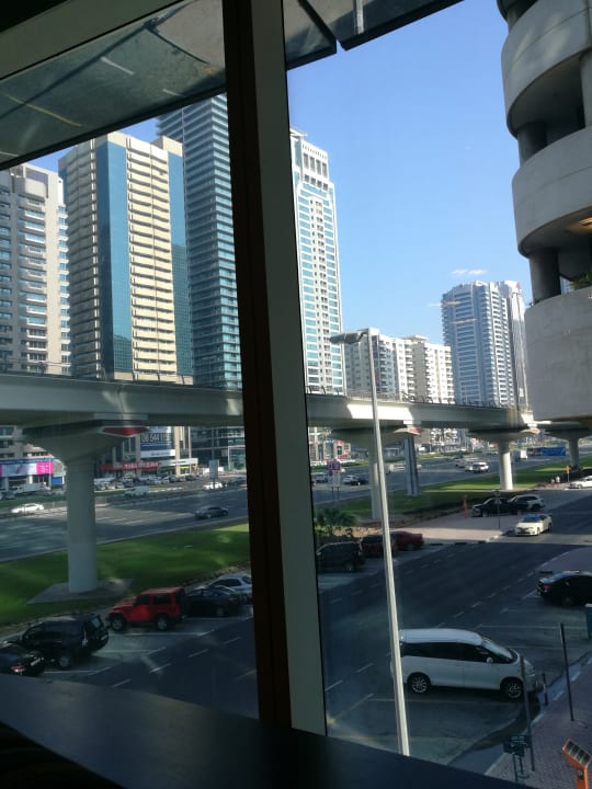 Ausblick Rose Rayhaan by Rotana