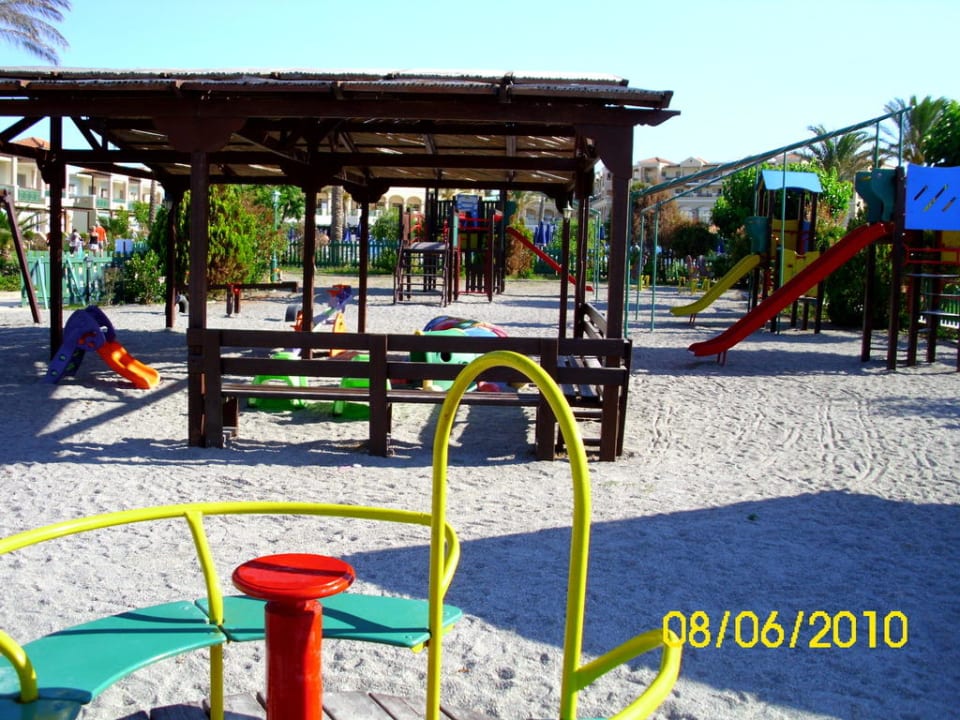 Spielplatz zwischen den beiden Pools gelegen Lindos Princess Beach Resort & Spa