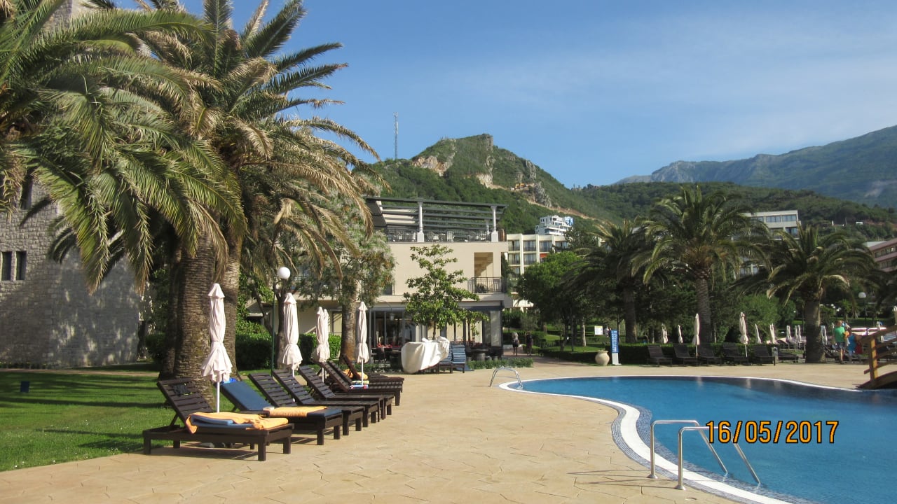 Pool Iberostar Waves Bellevue