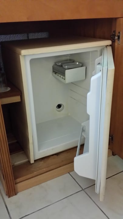 Kaputter Kühlschrank Hotel El Mouradi Palm Marina