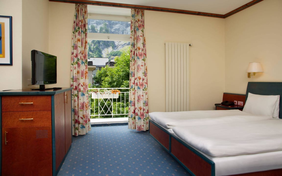 Panoramasuite Schlafzimmer Thermal Hotels & Walliser Alpentherme