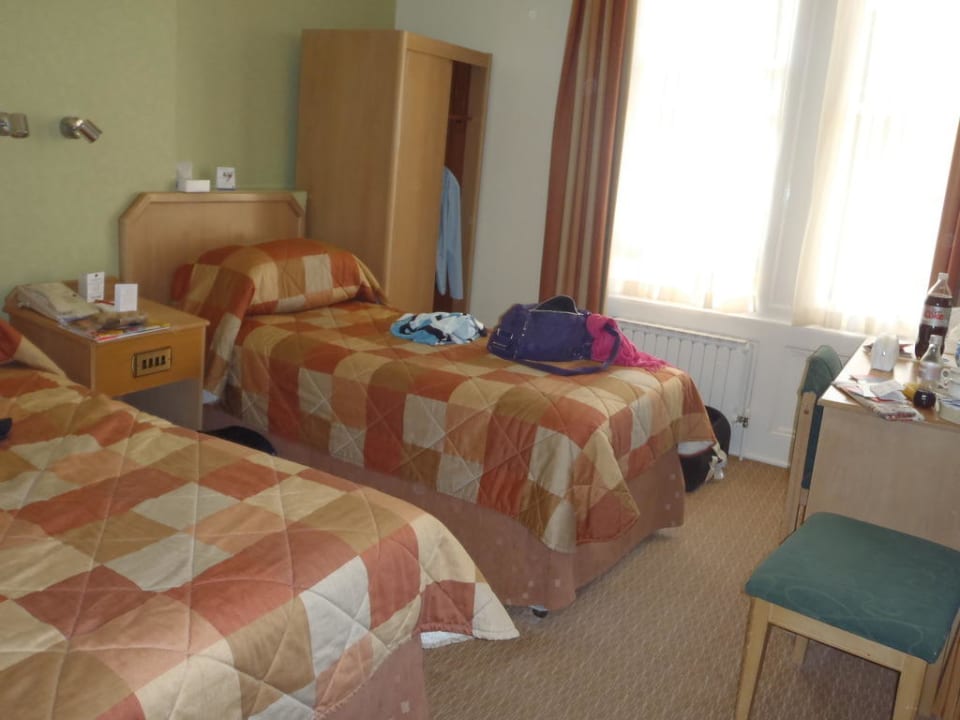 Nr 220  Phoenix Hotel