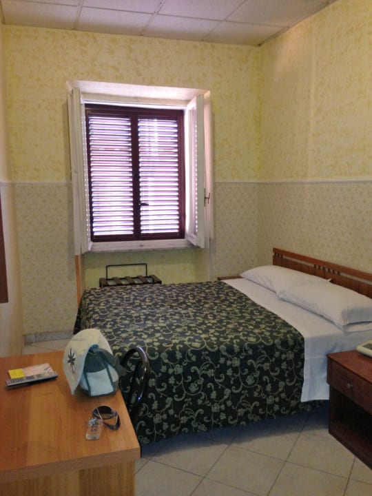 Blick ins Zimmer 222 Hotel Concorde