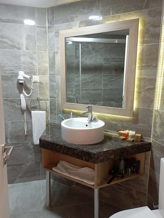 Zimmer Grand Belish Resort Hotel & Spa