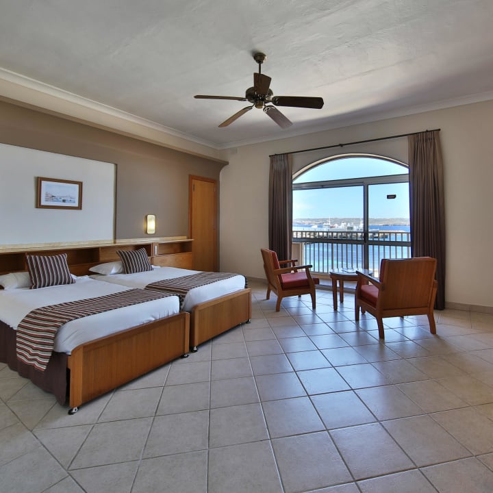 Zimmer Paradise Bay Resort Hotel