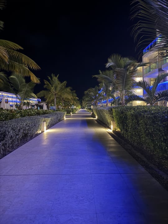 Außenansicht Serenade Punta Cana Beach & Spa resort