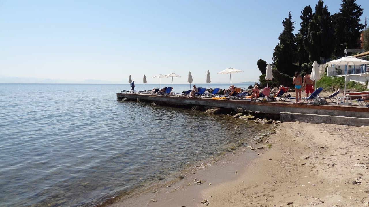 Clean water and a lot of fish Aeolos Beach Resort