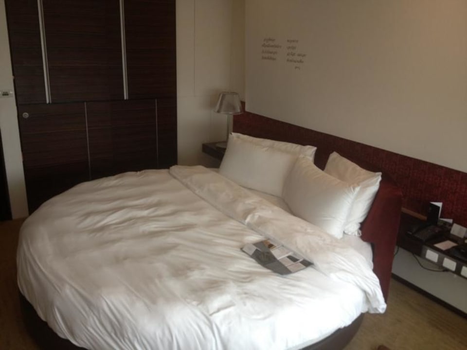 Unser riesiges und wahnsiniges bequemes Bett Hotel Le Meridien Bangkok