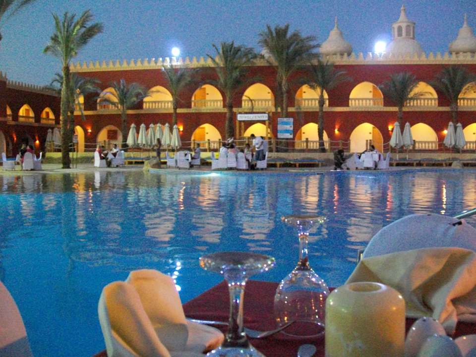 Kolacja Pickalbatros Alf Leila Wa Leila Resort - Neverland Hurghada