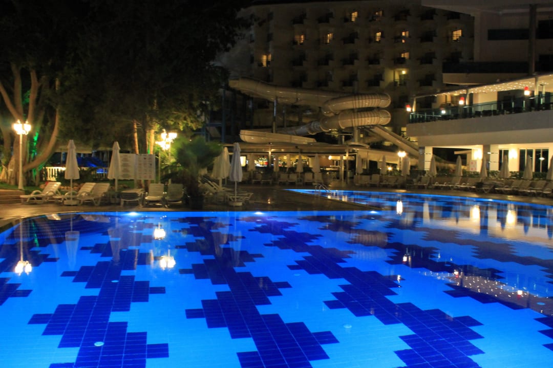 Bei Nacht Hotel Botanik Platinum