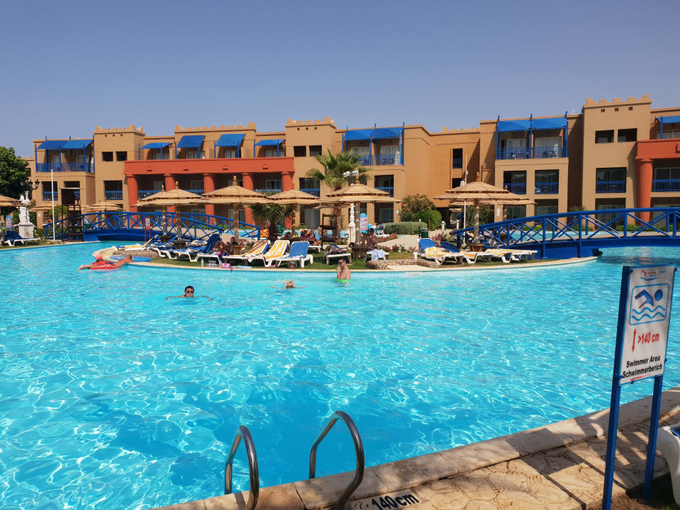 Pool Hotel Titanic Palace