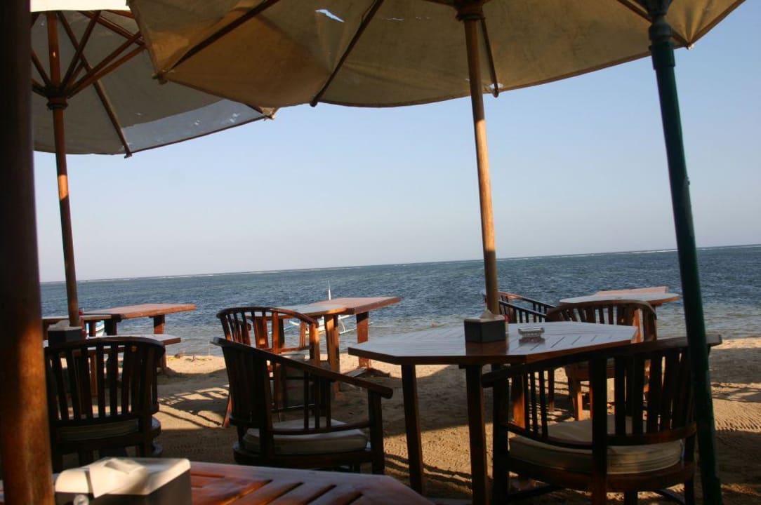 Strand Restaurant Sanur Hotel Ari Putri