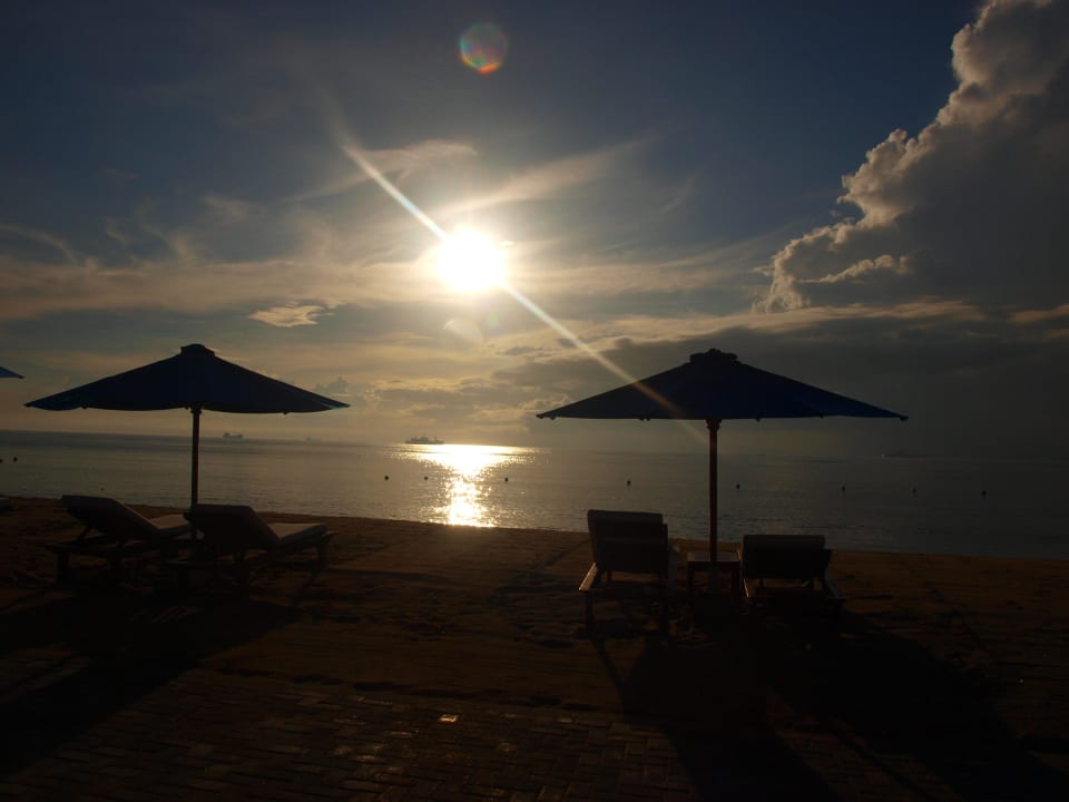 Plaża wieczorem Nikko Bali Benoa Beach