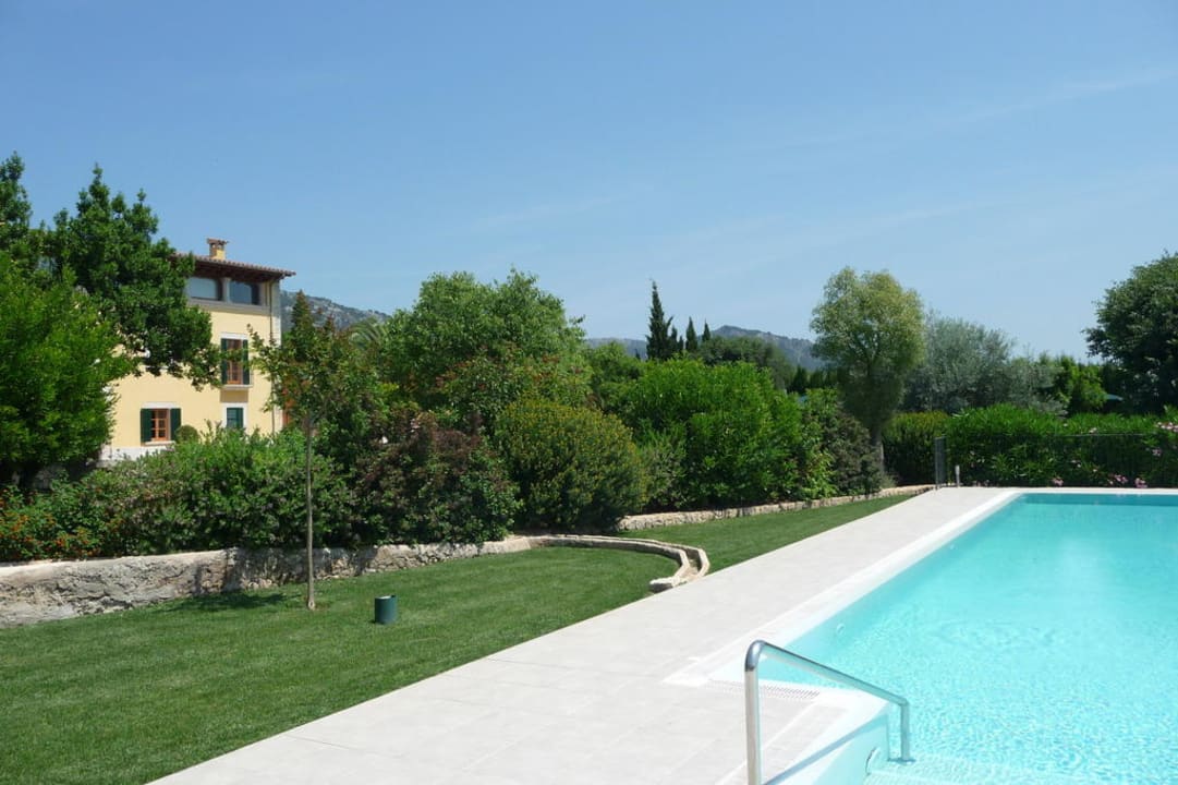 Pool mit Blick auf Hotel Hort de Cas Missèr
