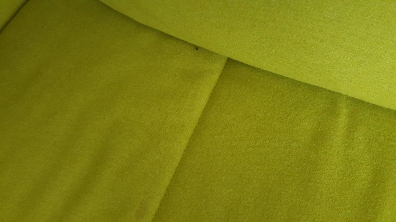 Verschmutztes Sofa im neuen Zimmer 26. Siebenquell® GesundZeitResort