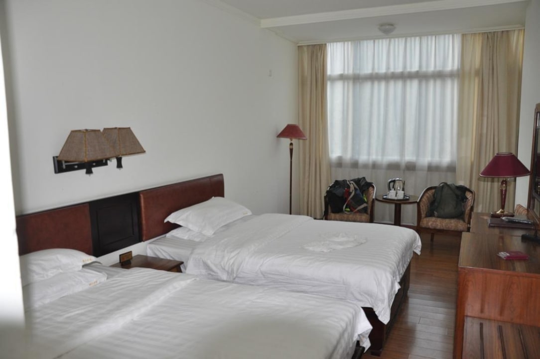 Sehr großes Zimmer  Zhangmu Dram Hotel