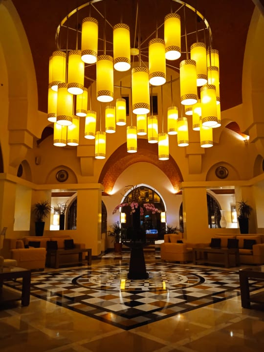 Lobby The Cove Rotana Resort