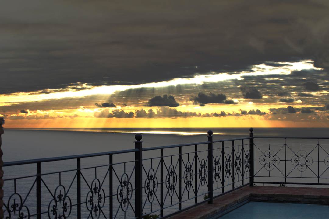 Abendstimmung El Refugio Apartments & Villa