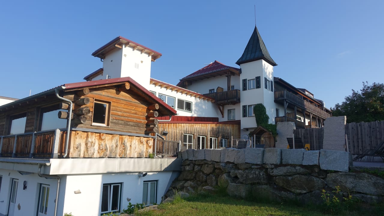 Außenansicht 1. Bier & Wohlfühlhotel Gut Riedelsbach