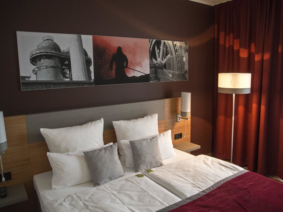 Ausreichend Kissen vorhanden Leonardo Hotel Völklingen Saarbrücken