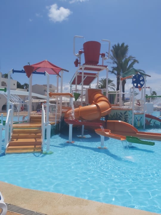 Pool Globales Bouganvilla