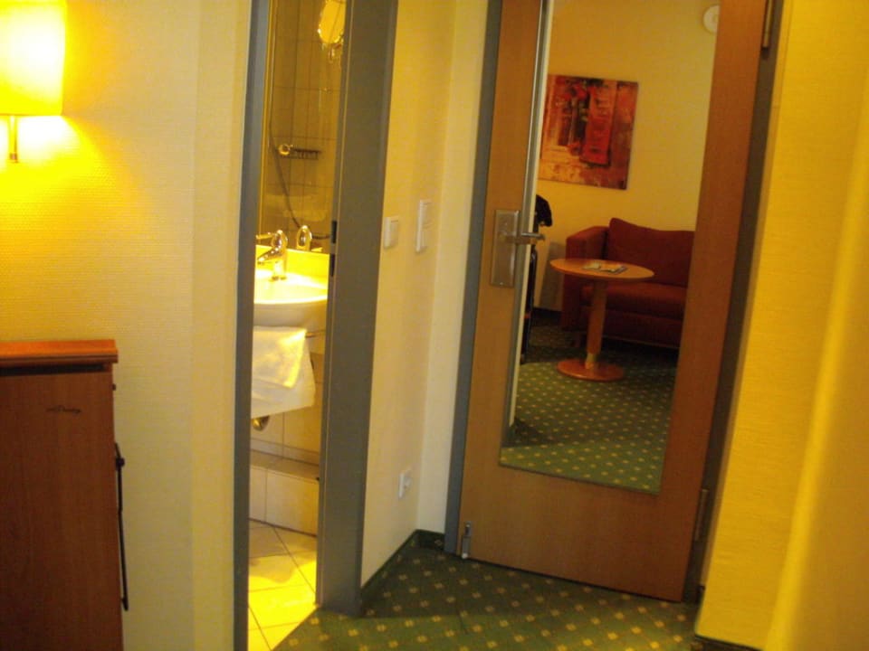 Eingangsbereich vom Zimmer 211 Garner Hotel Hamburg - Wandsbek Marktplatz