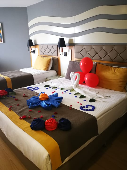 Zimmer Saturn Palace Resort Hotel