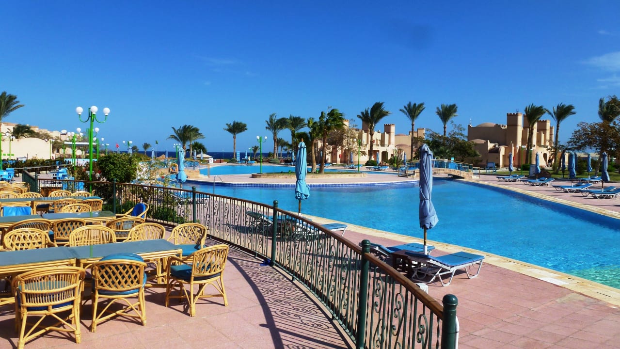 Pool Akassia Swiss Resort