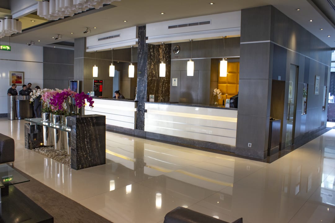 Lobby TIME Grand Plaza Hotel