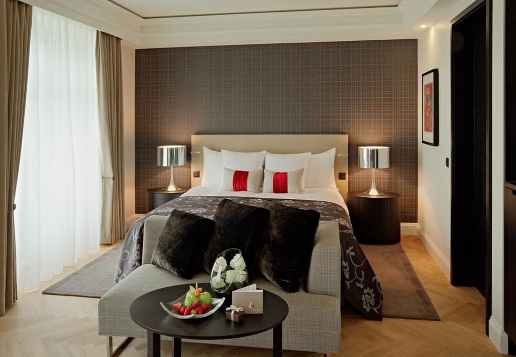 Deluxe double room Hotel Schweizerhof Bern & Spa