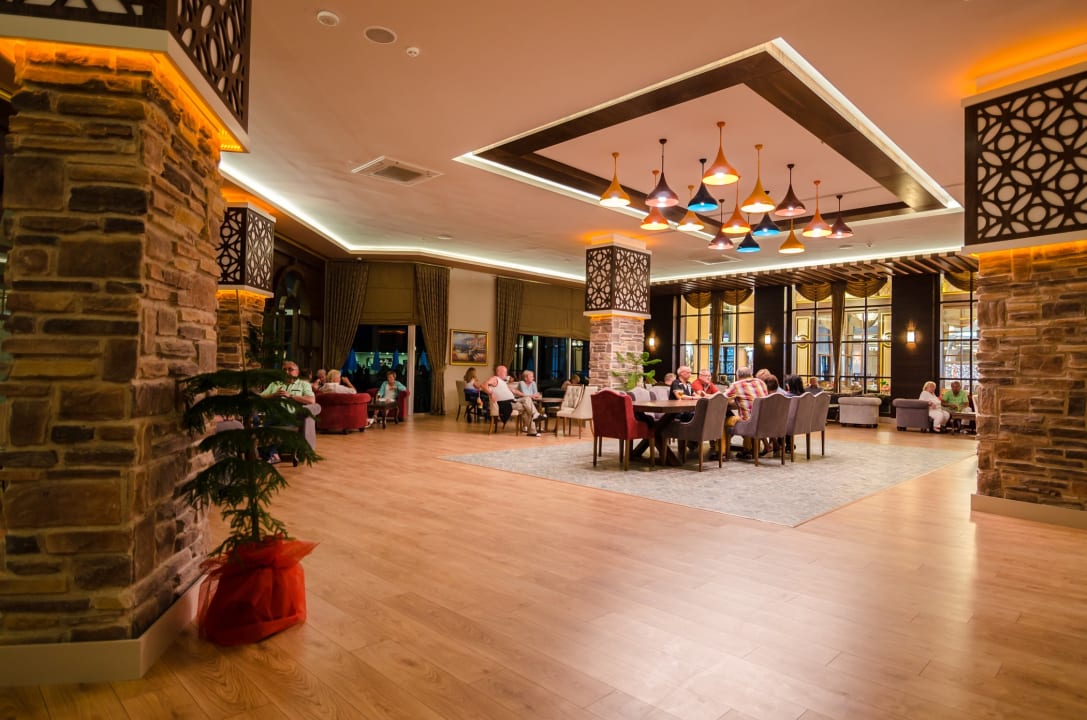 Lobby The Lumos Deluxe Resort Hotel