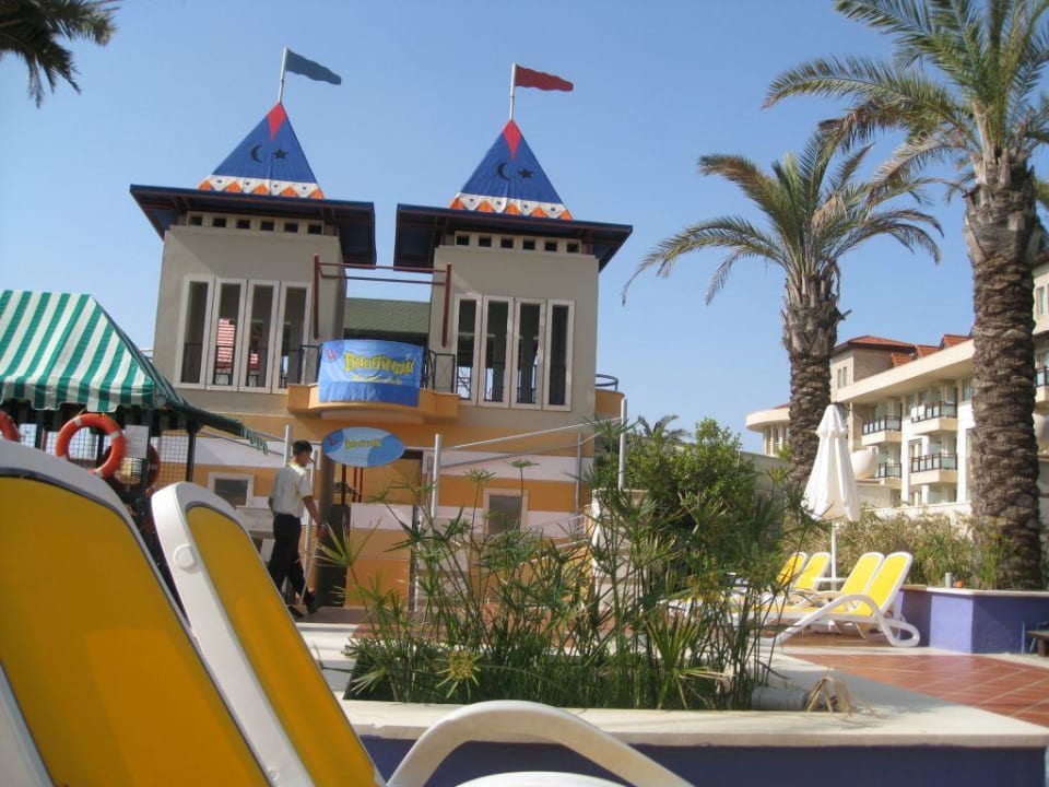 Türme der Rutschen-Anlage TUI BLUE Xanthe