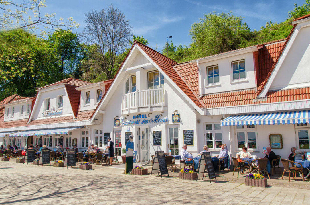 Sonnenterrasse mit Biergarten Hotel Gastmahl des Meeres