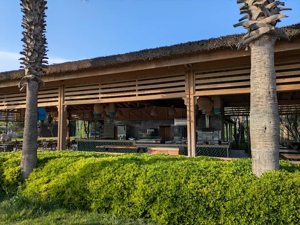 Gastro Saturn Palace Resort Hotel