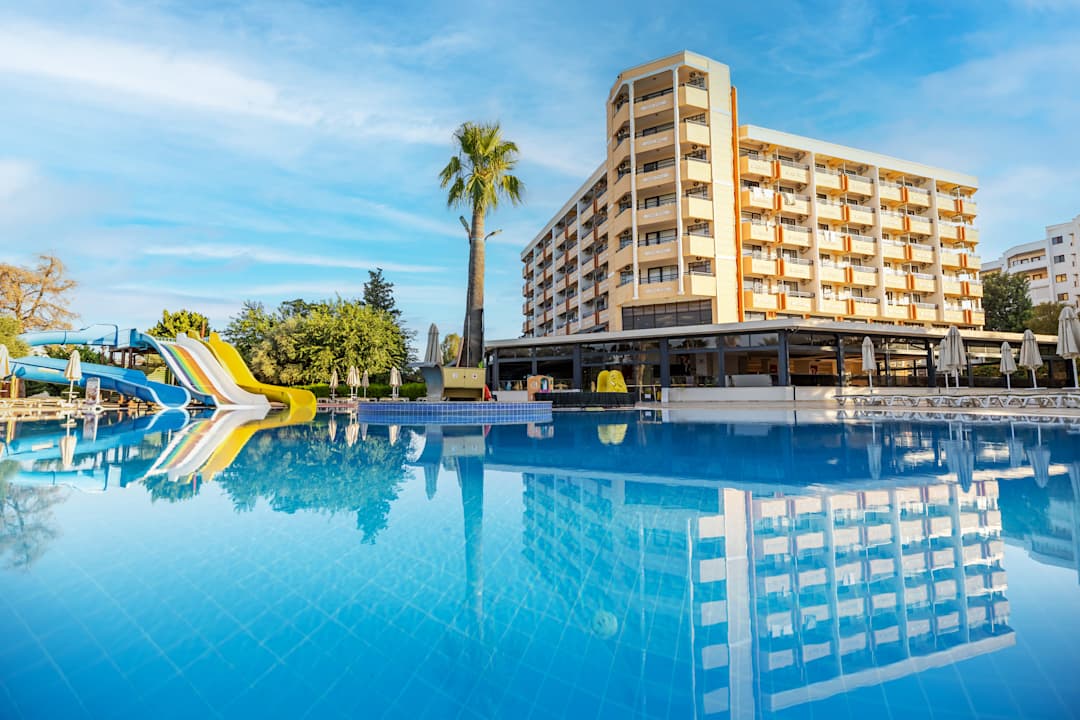 Pool Hotel The Holiday Resort