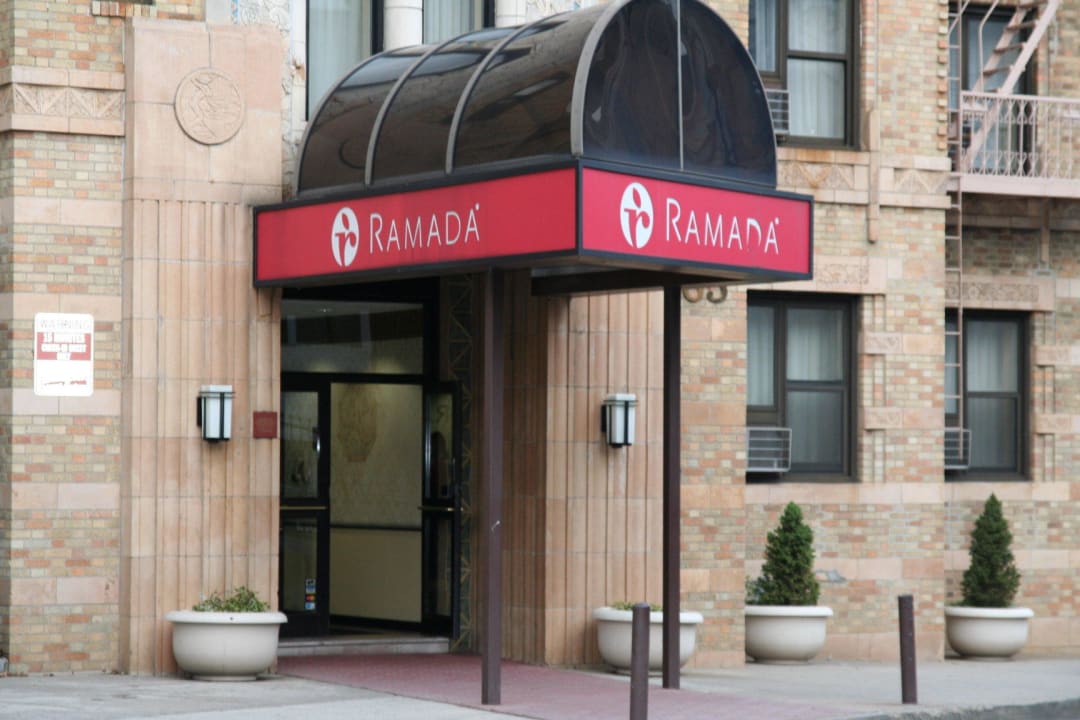 Eingangsbereich Ramada by Wyndham Jersey City