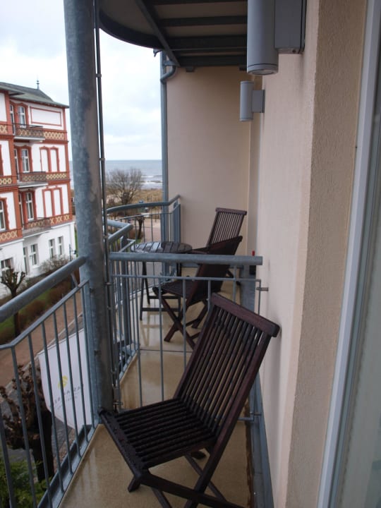 Balkon mit direkten Kontakt zum Nachbarn ;-) Das Ahlbeck Hotel & SPA